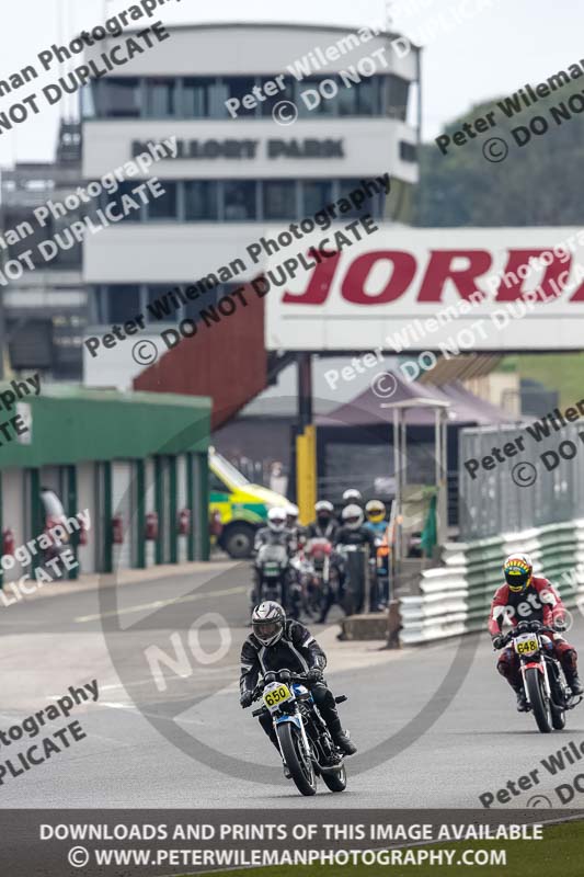 Vintage motorcycle club;eventdigitalimages;mallory park;mallory park trackday photographs;no limits trackdays;peter wileman photography;trackday digital images;trackday photos;vmcc festival 1000 bikes photographs